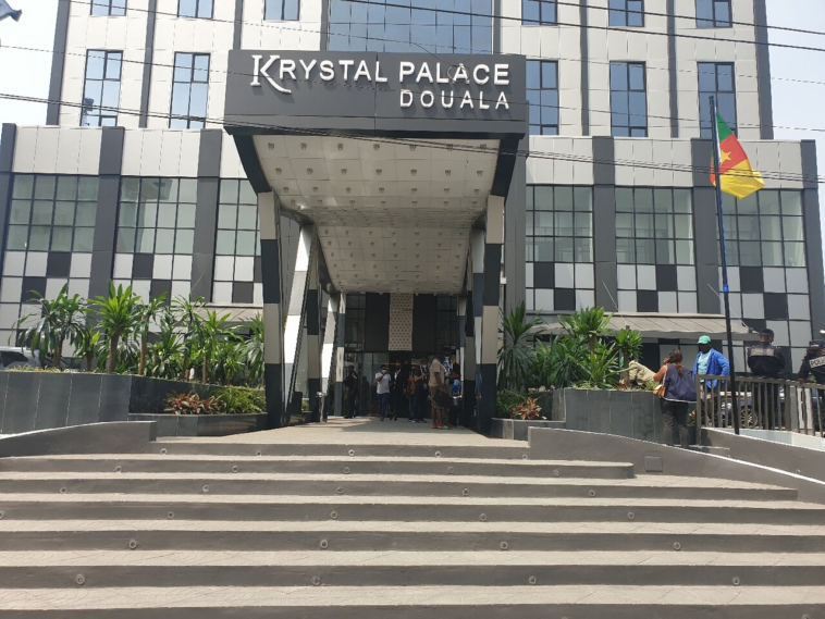 Avis de Recrutement Crystal Palace Hôtel